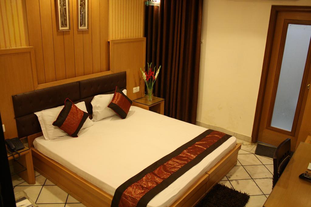 Hotel Apra Inn Nova Deli Quarto foto