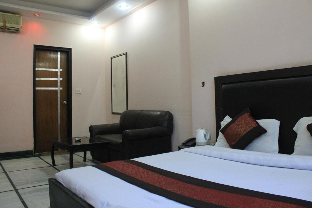 Hotel Apra Inn Nova Deli Quarto foto